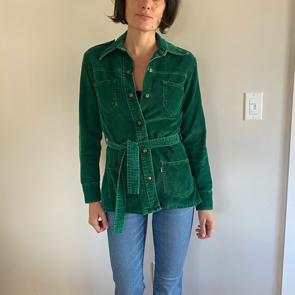 Kelly Green Tops